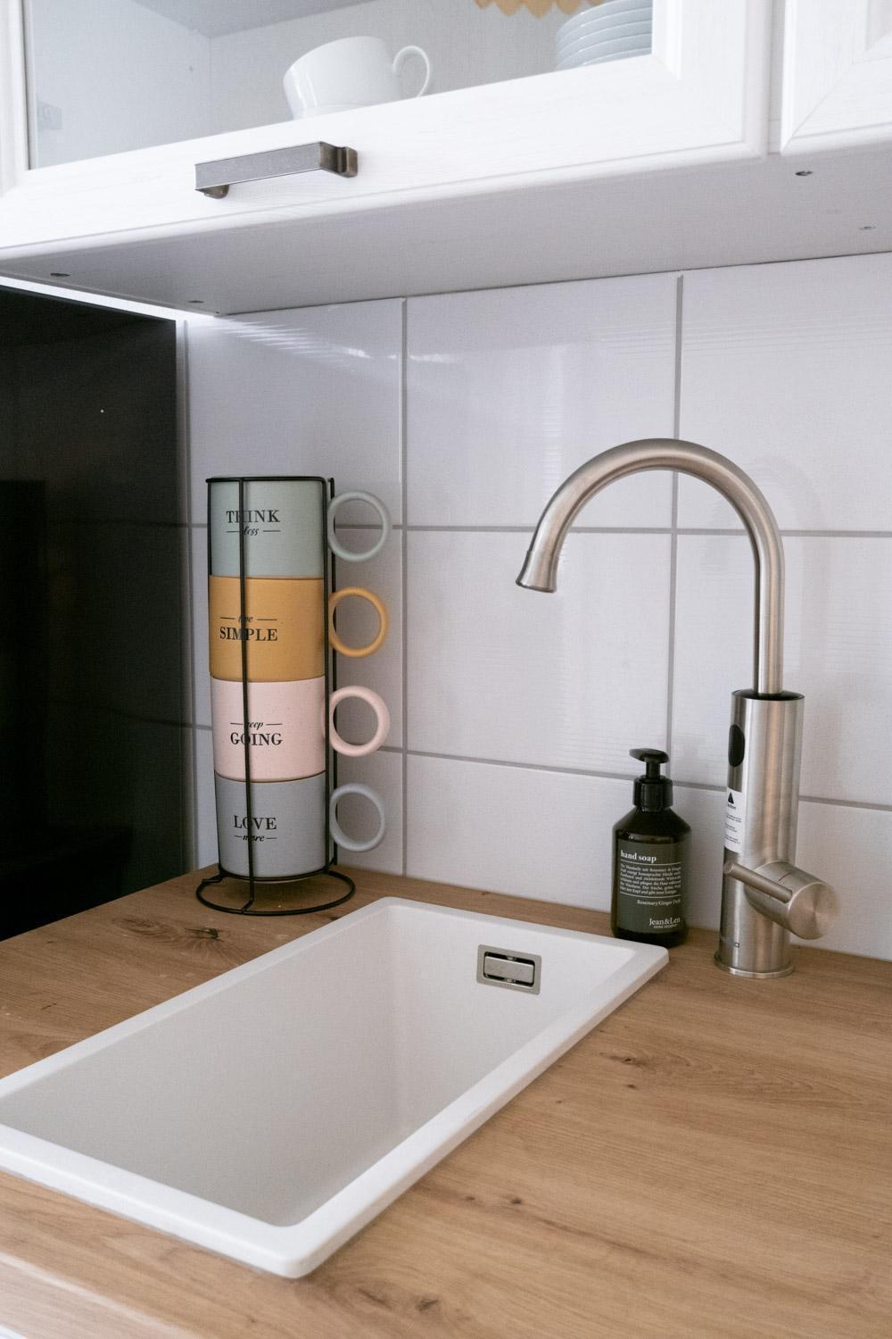 Bella Casa - Business&Family - 2 Zimmer Direkt Neben Schloss, Parkplatz, Smarttv, Netflix, Waschmaschine, 24H Checkin, 71Qm, Kingsizebett, Hotelbettwaesche Ludwigsburg Luaran gambar
