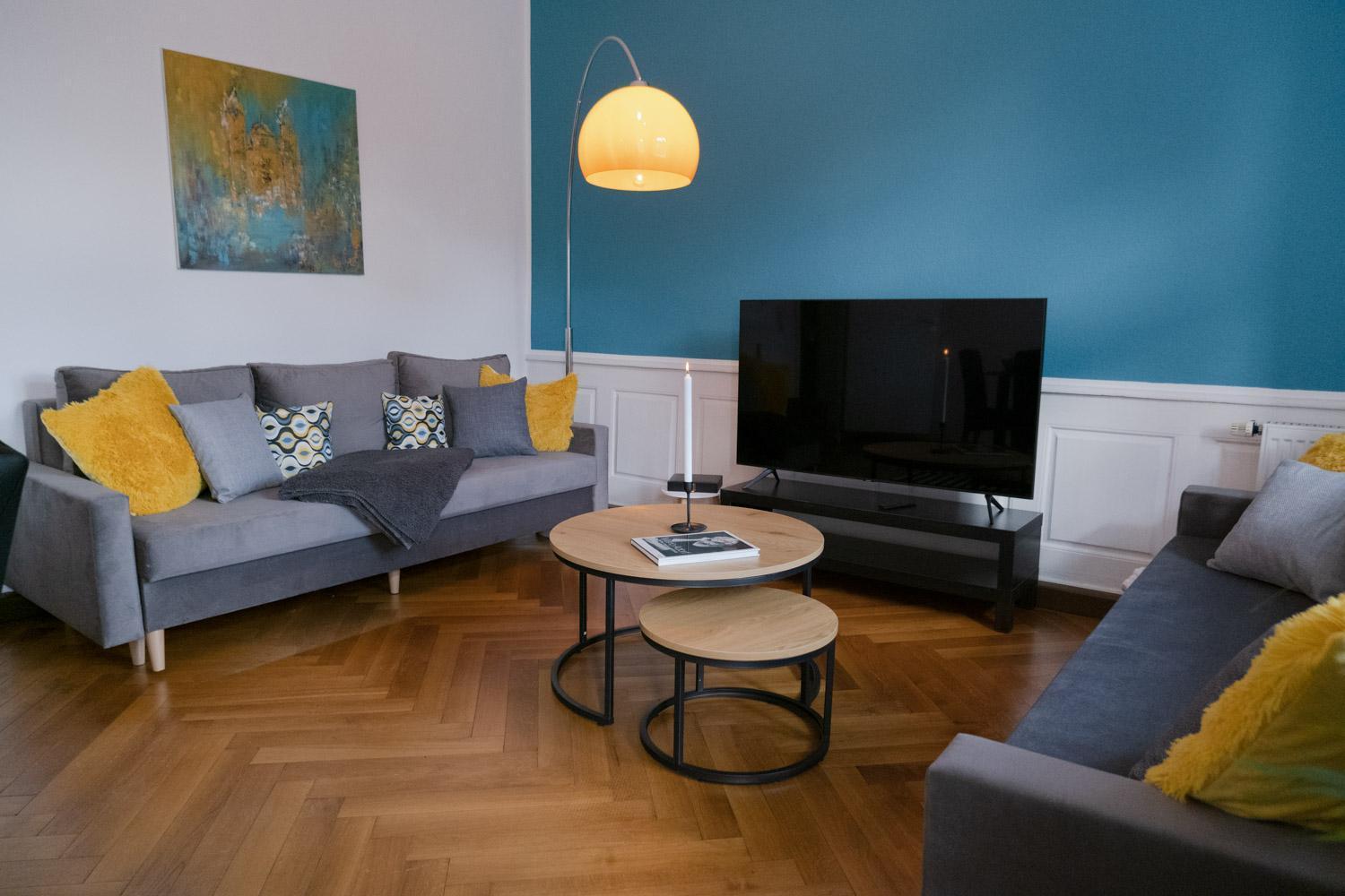 Bella Casa - Business&Family - 2 Zimmer Direkt Neben Schloss, Parkplatz, Smarttv, Netflix, Waschmaschine, 24H Checkin, 71Qm, Kingsizebett, Hotelbettwaesche Ludwigsburg Luaran gambar