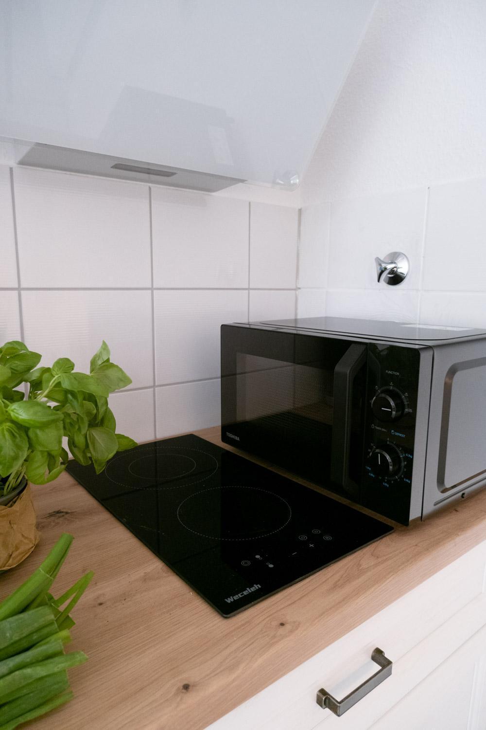 Bella Casa - Business&Family - 2 Zimmer Direkt Neben Schloss, Parkplatz, Smarttv, Netflix, Waschmaschine, 24H Checkin, 71Qm, Kingsizebett, Hotelbettwaesche Ludwigsburg Luaran gambar
